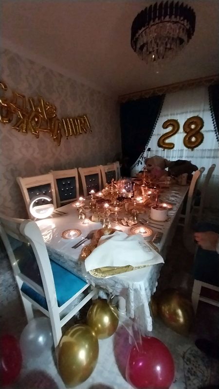 12 talik stol Stull sotiladi xolati yangi 12 talik stol Stull sotiladi xolati yangi