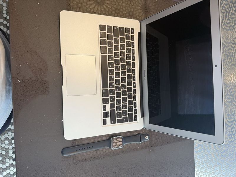 Macbook и apple watch срочная продажа Macbook и apple watch срочная продажа