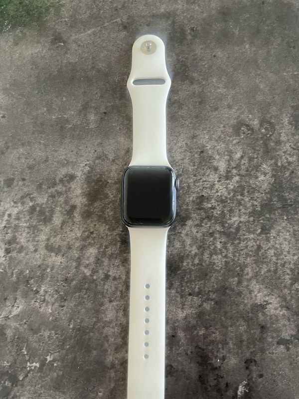 Iphone i watch sotiladi 4 40 mm Iphone i watch sotiladi 4 40 mm