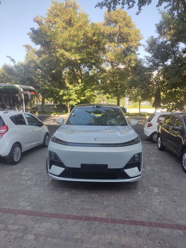 Changan deepal s09 kumush rang yangi Changan deepal s09 kumush rang yangi