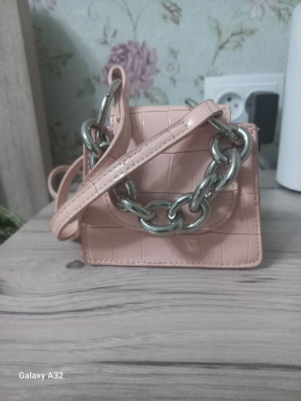 Мини сумочка, stradivarius, помещаются ключи, карточки, деньги Мини сумочка, stradivarius, помещаются ключи, карточки, деньги