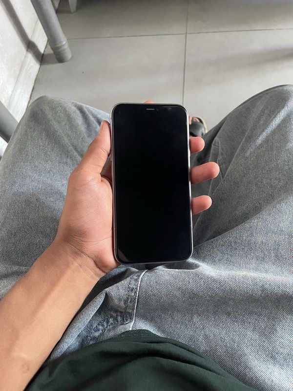 Iphone 11 karobka dokument Iphone 11 karobka dokument