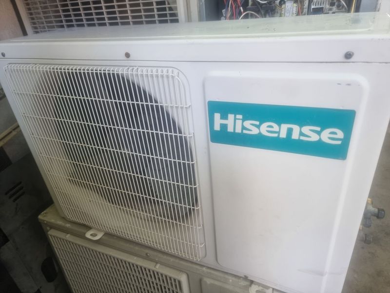Срочно продам кондицанер Hisense 12 почти новый гарантия есть Срочно продам кондицанер Hisense 12 почти новый гарантия есть