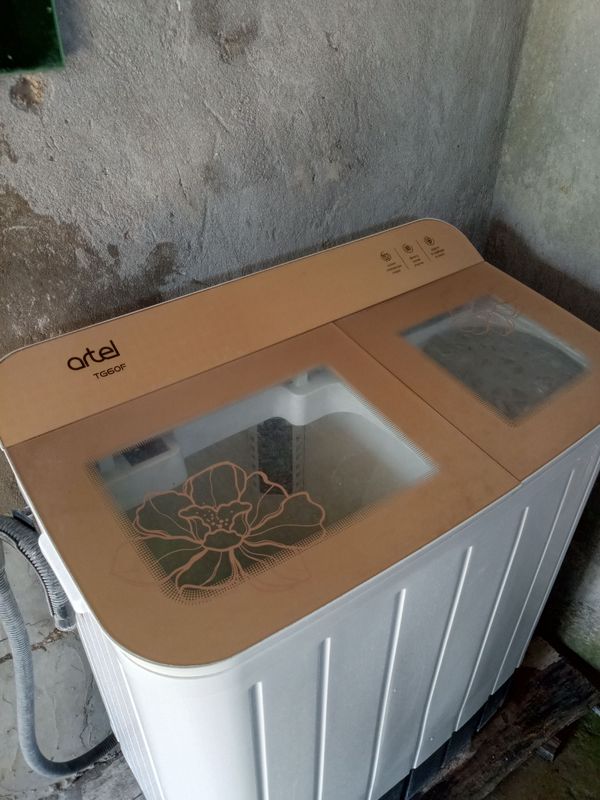 Kir moshina sotiladi