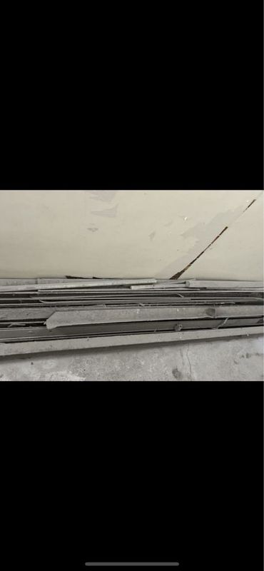 Продаетса уголник советский Продаетса уголник советский