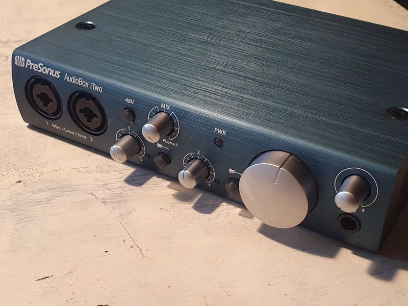 Аудиокарта PreSonus AudioBox iTwo Аудиокарта PreSonus AudioBox iTwo