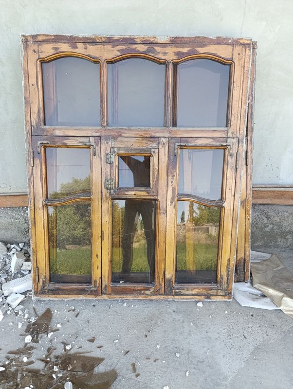 Derazalar sotiladi malumotlar tel orqali 914471122 Derazalar sotiladi malumotlar tel orqali 914471122