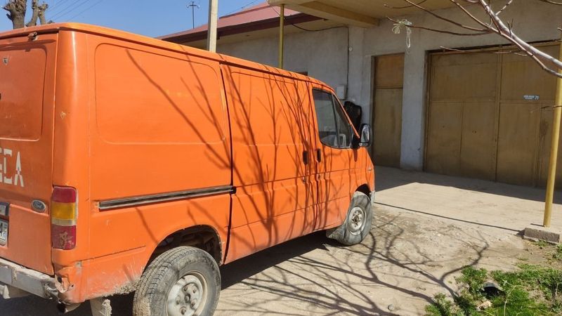 Ford 1992 holati yaxwi Ford 1992 holati yaxwi