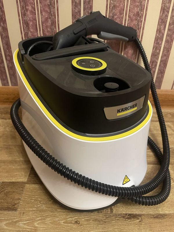 Пароочиститель KARCHER SC 3 Deluxe Пароочиститель KARCHER SC 3 Deluxe