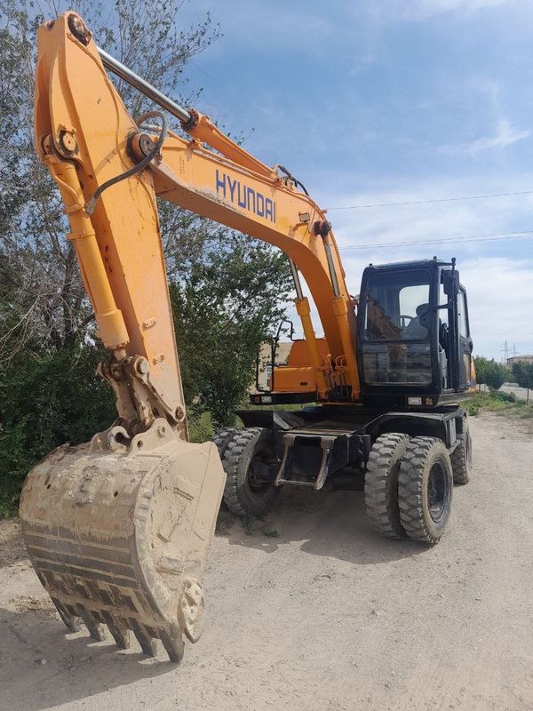 Kran hyundai sotiladi ekskavator Kran hyundai sotiladi ekskavator
