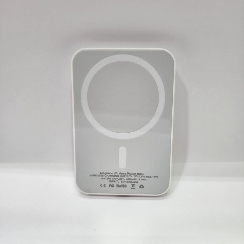 Магнитный Power Bank с MagSafe для iPhone Магнитный Power Bank с MagSafe для iPhone