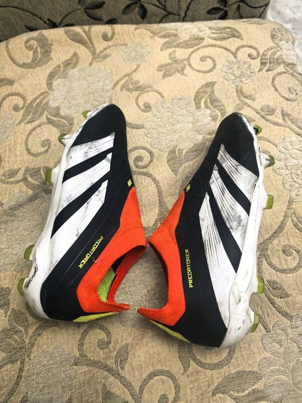 Бутсы для футбола Adidas predator