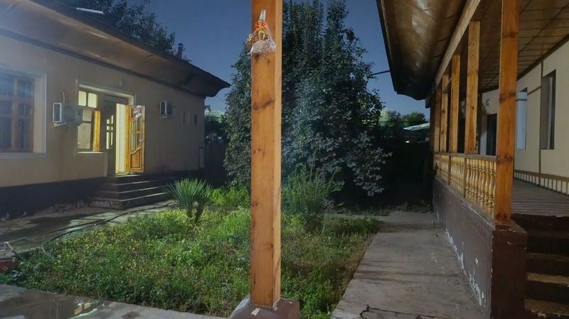 Ховли участка уй сотилади