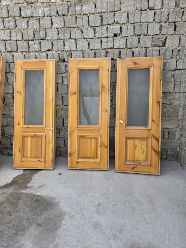 Продаются двери деревянные бу Продаются двери деревянные бу