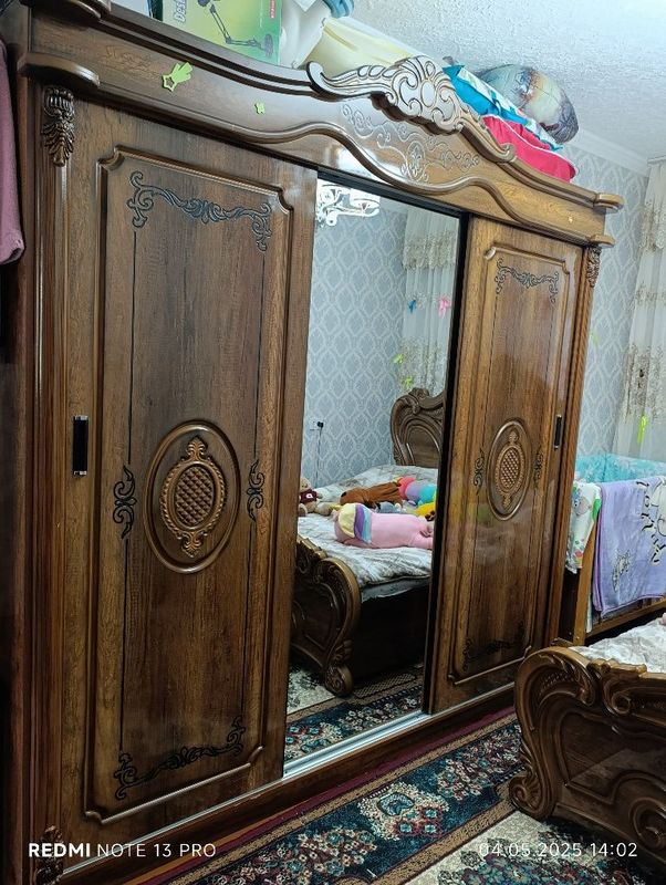 Продаётся спальный гарнитур Продаётся спальный гарнитур