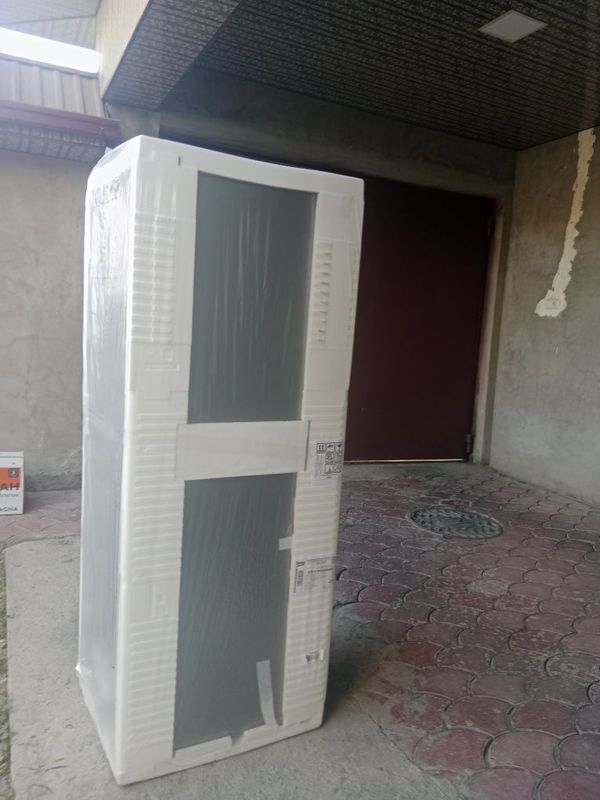 Абсолютно новый холодильник фирмы BEKO цвет стальной Абсолютно новый холодильник фирмы BEKO цвет стальной