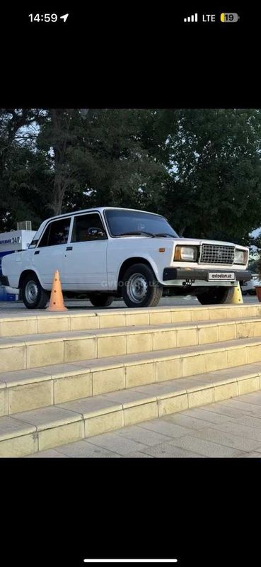 Lada Vaz Jiguli sotiladi Lada Vaz Jiguli sotiladi