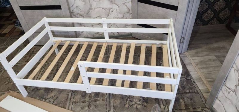 Продаю детскую кроватку + матрас