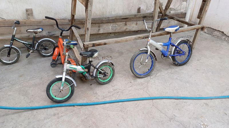 Bolalar uchun arzon velosipedlar sotiladi Bolalar uchun arzon velosipedlar sotiladi