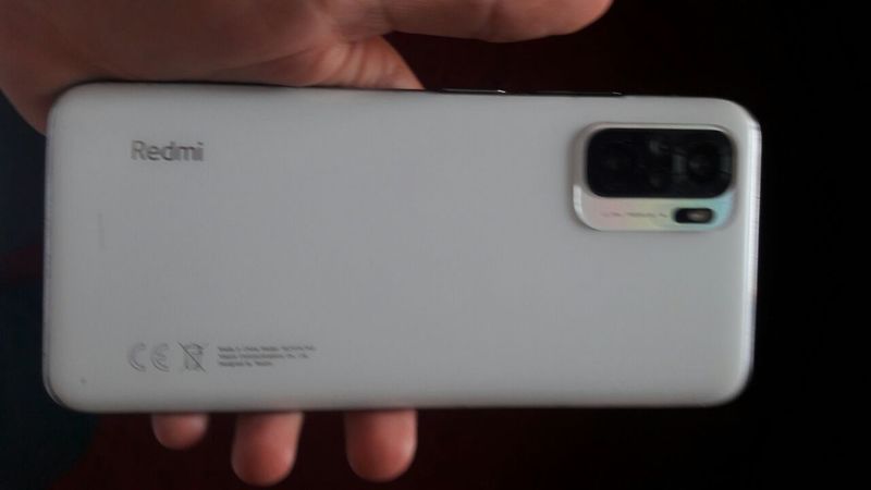 Redmi note 10S White xotira 4+2/128 aybi yoq