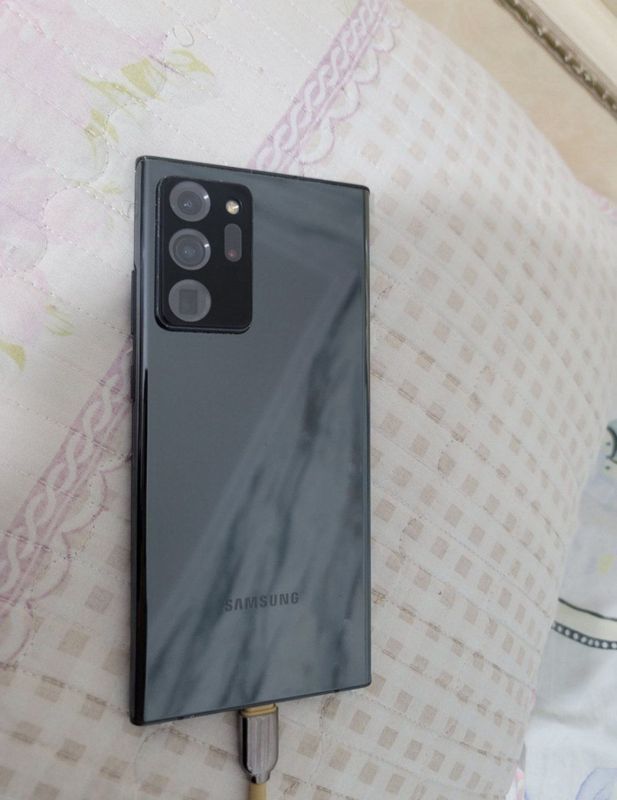 Samsung note 20 ultra 5G grantiyasi bor