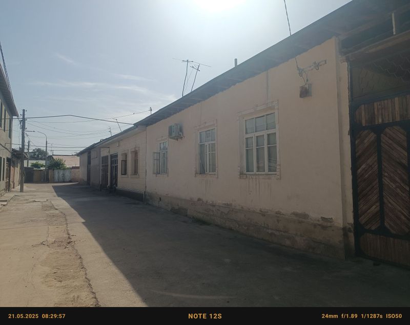 Uchastka 5 sot sotiladi Uchastka 5 sot sotiladi