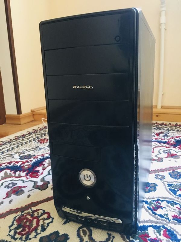 Xeon E5450 4/4/ DDR3 4 GB/HHD 500 GB WD Xeon E5450 4/4/ DDR3 4 GB/HHD 500 GB WD