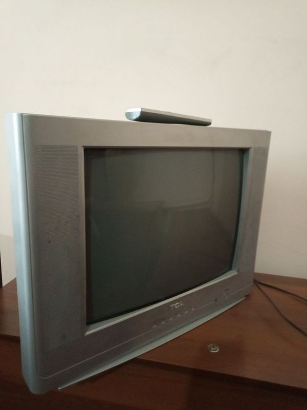 Televizor TCL ishlaydi