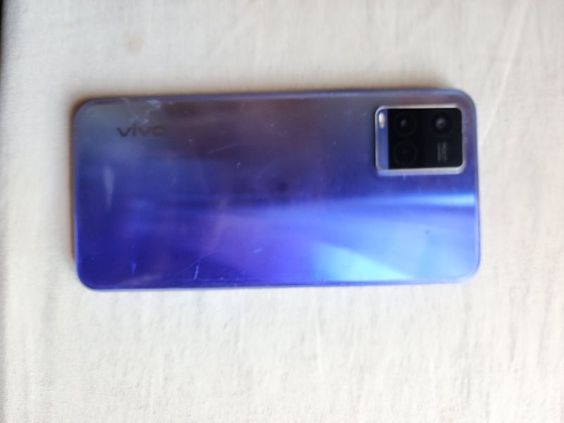 Vivo 21 sotiladi Vivo 21 sotiladi