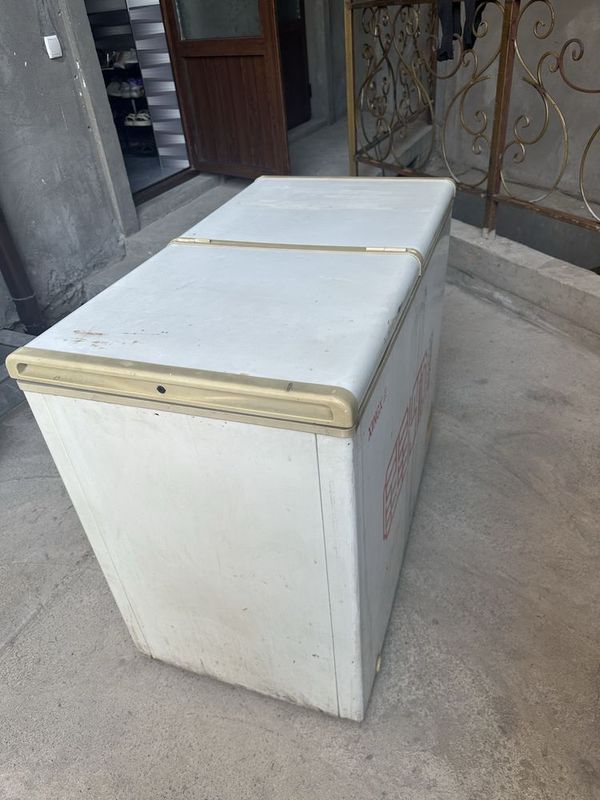 Морозильник 3 штук продаётся срочно