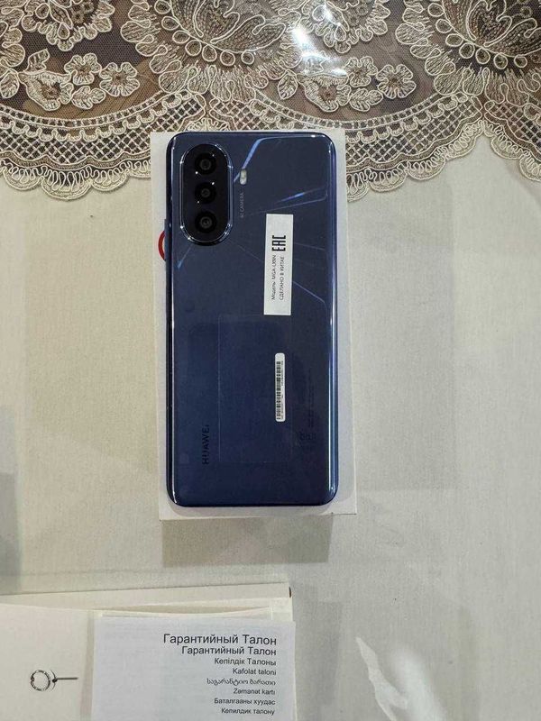 Srochno Prodaetsya HUAWEI Y70 4x128 gb Srochno Prodaetsya HUAWEI Y70 4x128 gb