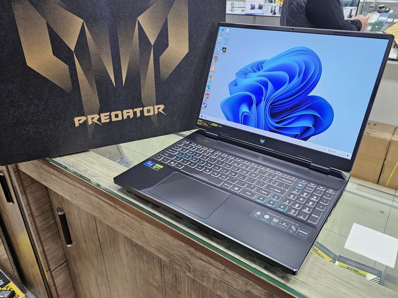 Acer Predator Core i7-13700HX + RTX 4050