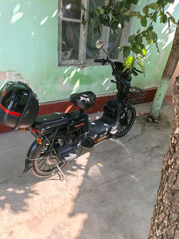 Skutr elektrik sotiladi narxi kelishamiz manzil Skutr elektrik sotiladi narxi kelishamiz manzil