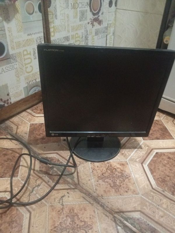 Монитор LG Flatron L1742S Монитор LG Flatron L1742S