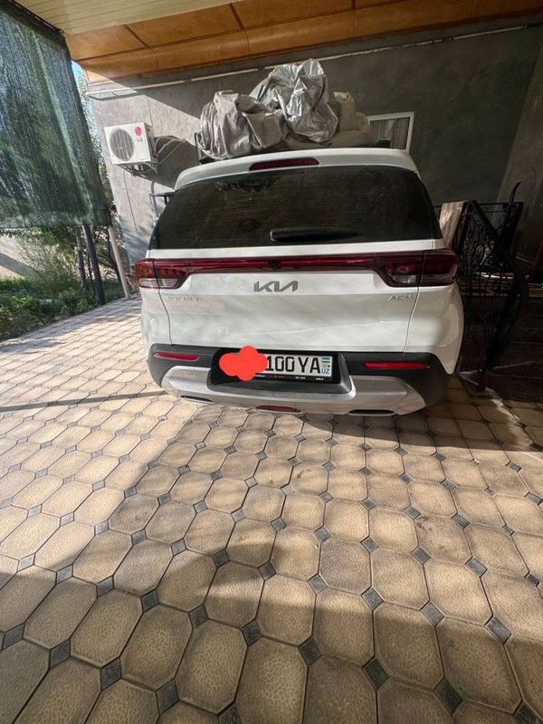 KIA Sonet sotiladi KIA Sonet sotiladi