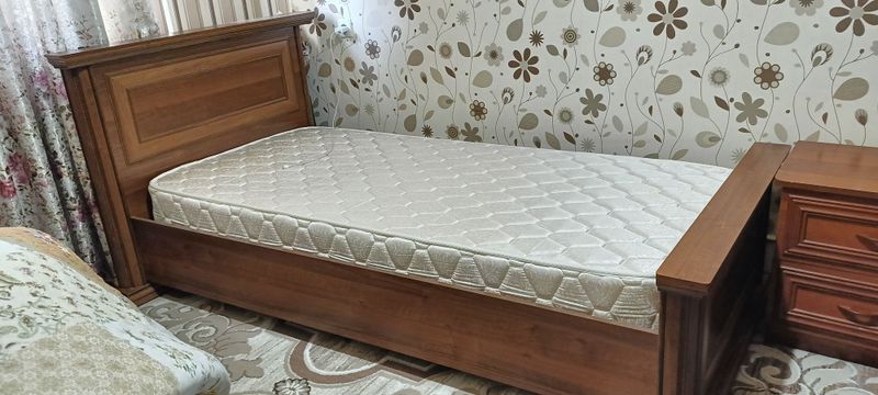 Продам кровать МДФ Продам кровать МДФ