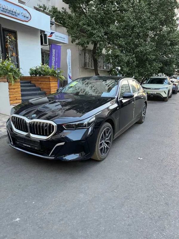 BMW i5 50l buyurtma asosida na zakaz BMW i5 50l buyurtma asosida na zakaz