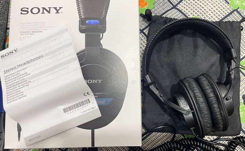 200$ yengi Professional studioni Naushnik