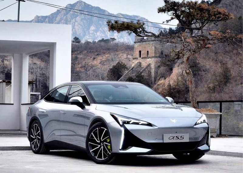 Arcfox s5 708km 200kW предзаказ по низким ценам Arcfox s5 708km 200kW предзаказ по низким ценам