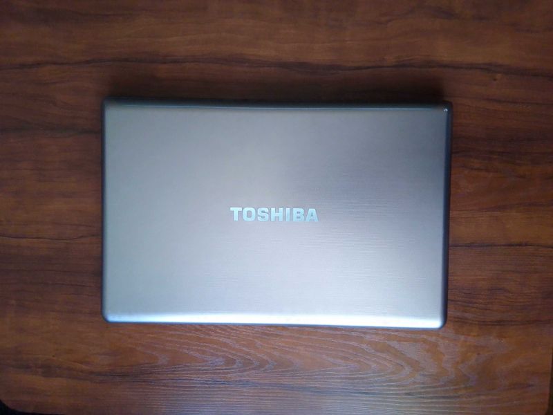 Ноутбук Toshiba i-7 2 харда