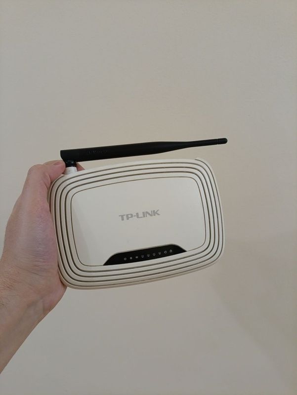 Продается универсальный и надежный роутер TP-LINK модели TL-WR740N