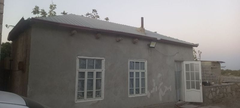Hovli sotiladi Metan qishlogʻi yoʻlga yaqin Hovli sotiladi Metan qishlogʻi yoʻlga yaqin