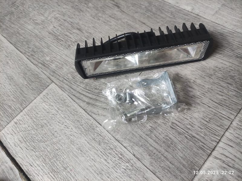 LED ходовые фонари туманки 12В новые пара LED ходовые фонари туманки 12В новые пара