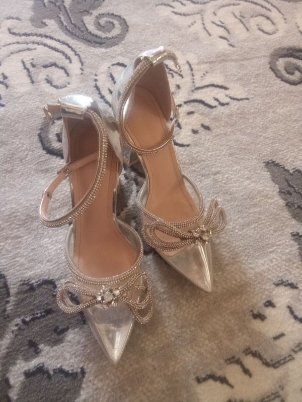 tufli bir marta kiyilgan razmer 36 narxi 300min