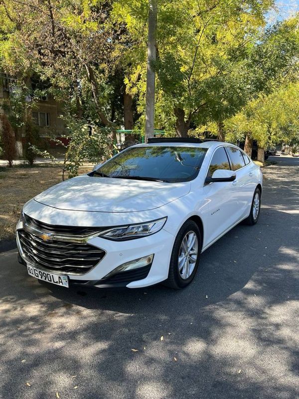 Malibu 2.4 sotiladi primier qilingan Malibu 2.4 sotiladi primier qilingan