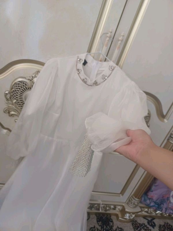 Ayollar kiyimi Ayollar kiyimi