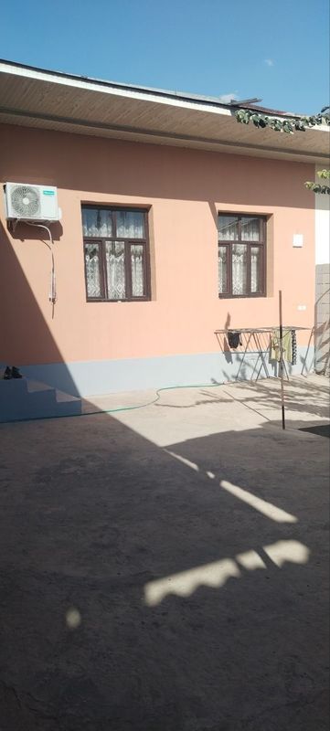 Hovli sotiladi srochna