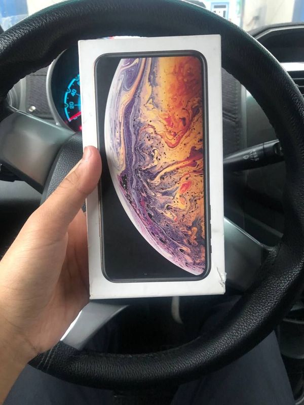 iPhone xs max 64