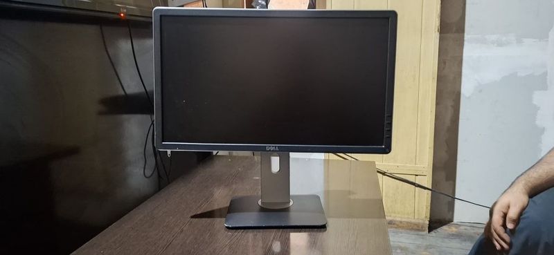 Dell манитор 22 ли 60hz 10 та бир хил бор