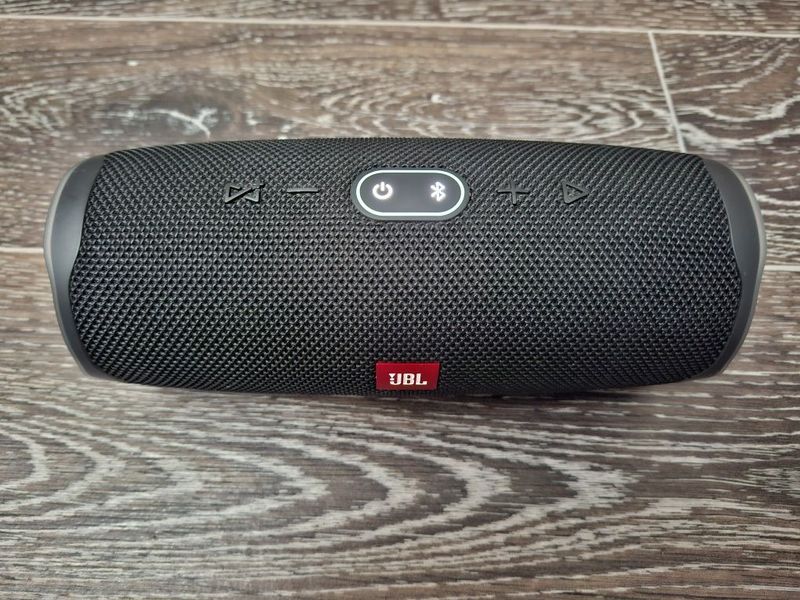 Продаётся колонка JBL Charge 4 Продаётся колонка JBL Charge 4